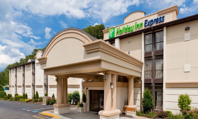 Southington Hotel | Holiday Inn Express Southington by IHG