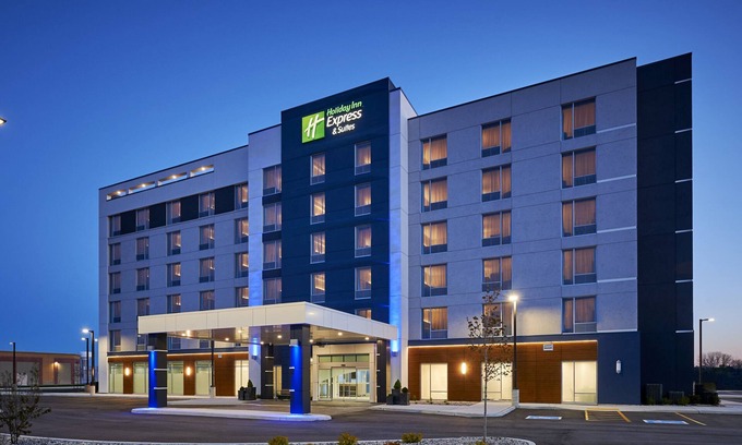 Lakeshore Hotel | Holiday Inn Express & Suites Windsor East - Lakeshore by IHG
