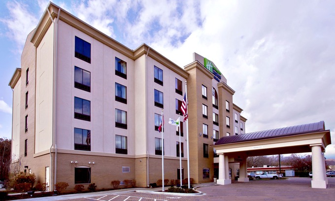 Oak Ridge Hotel | Holiday Inn Express & Suites Oak Ridge, an Ihg Hotel