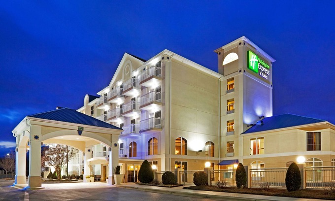 Asheville Hotel | Holiday Inn Express & Suites Asheville SW - Outlet Ctr Area by IHG