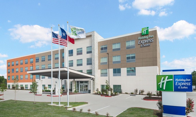 College Station Hotel | Holiday Inn Express & Suites Bryan, an Ihg Hotel