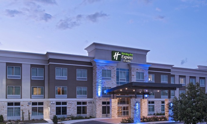 Grandview Hills Hotel | Holiday Inn Express & Suites Austin NW - Four Points by IHG