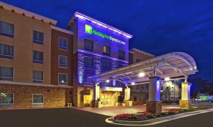Ann Arbor Hotel | Holiday Inn Express & Suites Ann Arbor West by IHG