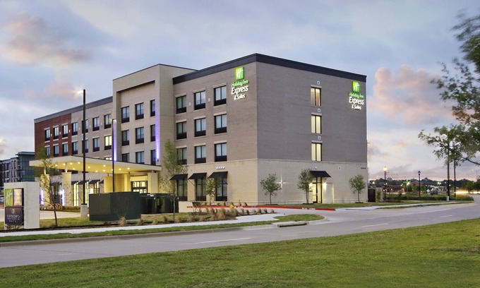Frisco Hotel | Holiday Inn Express & Suites Dallas-Frisco NW Toyota Stdm by IHG