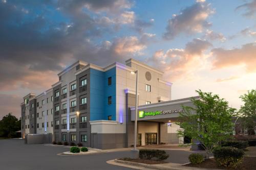 Leesburg Hotel | Holiday Inn Express & Suites Leesburg - Historic District by IHG