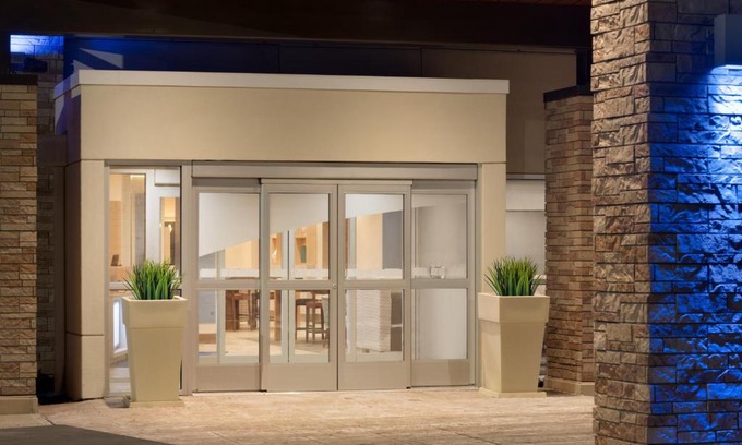 Wilder Hotel | Holiday Inn Express & Suites - Cincinnati South - Wilder by IHG