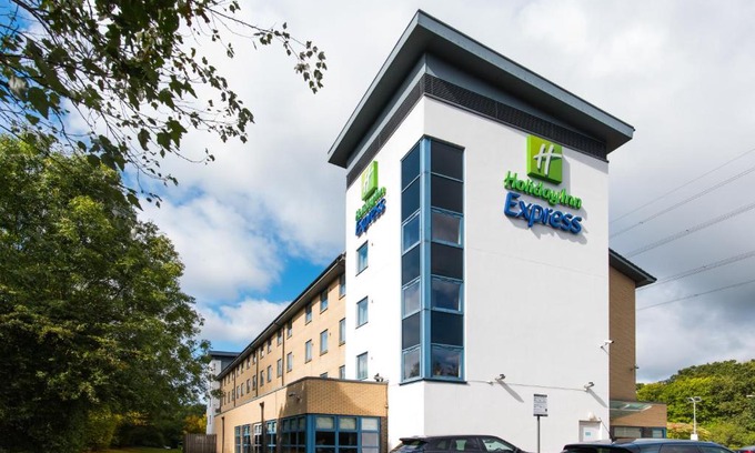 Lydiard Tregoze Hotel | Holiday Inn Express Swindon West by IHG