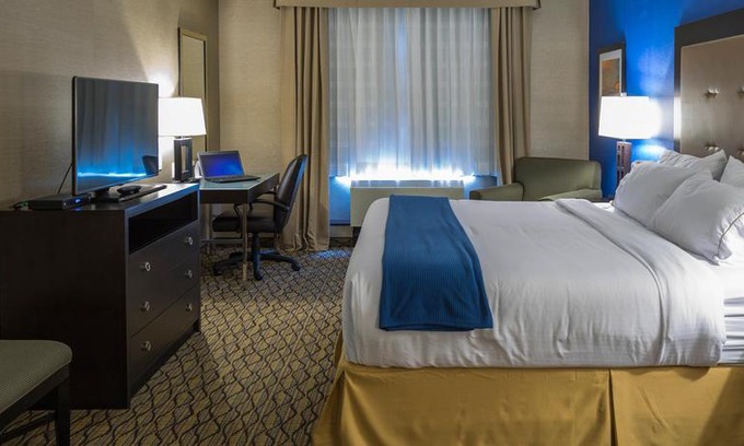 Thunder Bay Hotel | Holiday Inn Express Thunder Bay