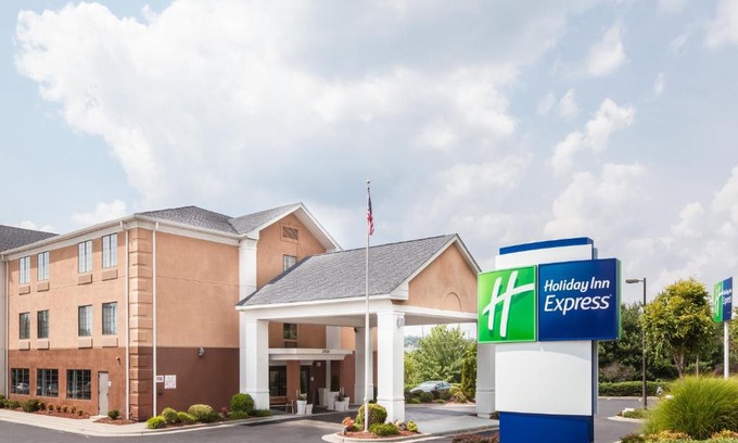 Winston - Salem Hotel | Holiday Inn Express Winston-Salem by IHG