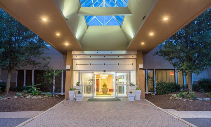 Grantville Hotel | Holiday Inn Harrisburg - Hershey Area, I-81 by IHG