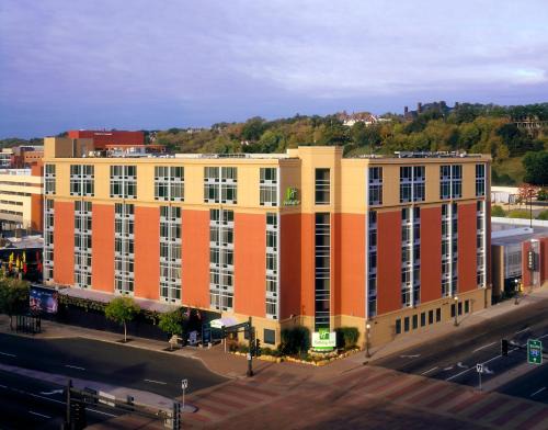 St. Paul Hotel | Holiday Inn St. Paul Downtown by IHG