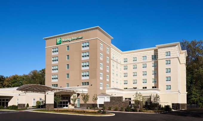 Drexel Hill Hotel | Holiday Inn & Suites Philadelphia W - Drexel Hill by IHG