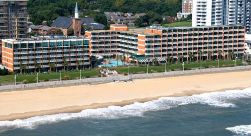 Northeast Virginia Beach Resort | Holiday Inn & Suites Virginia Beach - North Beach by IHG