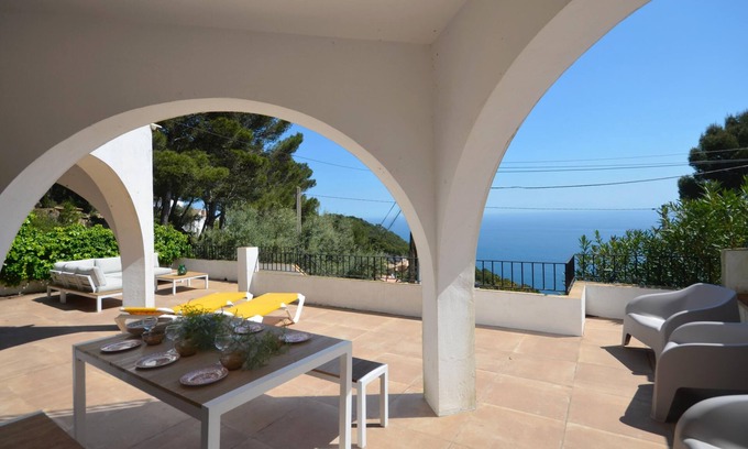 Aiguablava Apartment | Holiday rental apartment with swimming pool in Begur, Sa Tuna