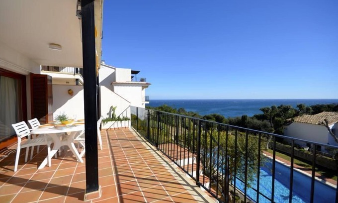 Aiguablava Apartment | Holiday rental apartment with swimming pool in Begur, Aiguablava