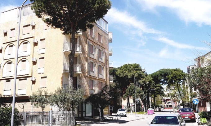 Lido degli Estensi Apartment | HOLIDAY RESIDENCE: sea and shopping within reach.