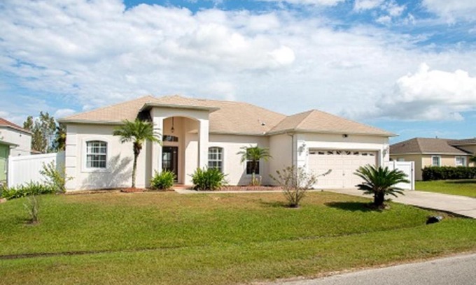 Poinciana House | Holiday Rest