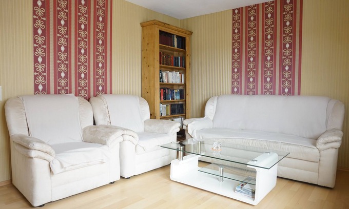 Mariaroth Apartment | Holiday room with two common rooms and shared bathroom / kitchen.