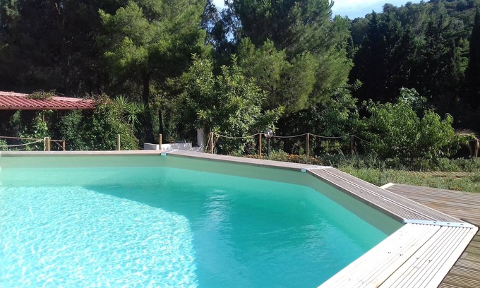 Villaggio delle Mimose Villa | Holidayhouse surrounded by nature. Vast garden, private pool, wifi, beach at 4km