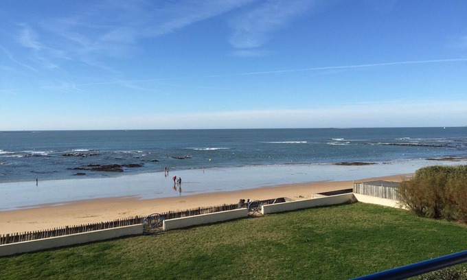Pornichet Apartment | Holidays feet in the water. Direct access to the beach. high-speed Internet