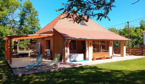 Komloska House | Hollós-patak Vendégház