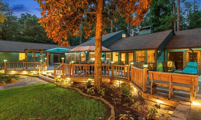 Holly Lake Ranch House | Holly Lake Ranch*Pvt Pool.*HotTub*Sleeps 15