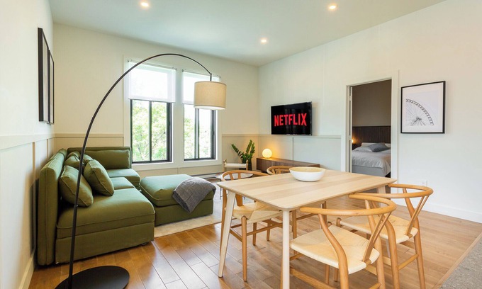 Hochelaga Apartment | HOMA-Comfort&Style-1BR-Spacious-Natural Light-FeelHome-A/C-SelfCheckIn-Metro