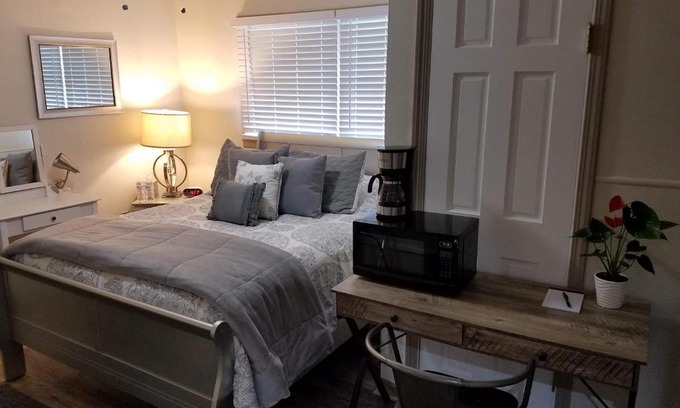 Idyle Hour Acres House | Home Away From Home