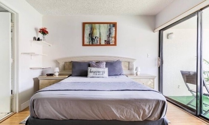 Inverrary House | Home Away From Home, Private Room with a Private bathroom and balcony