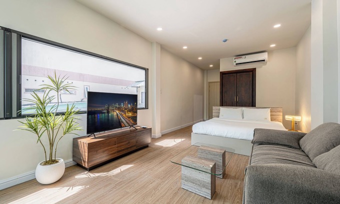 Ho Chi Minh City Apartment | Home by CR Concept in The Center