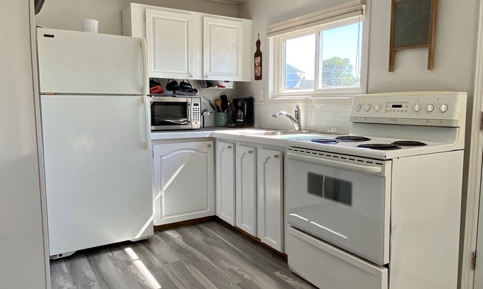 Pointe-du-Chene Cottage | Home by the beach