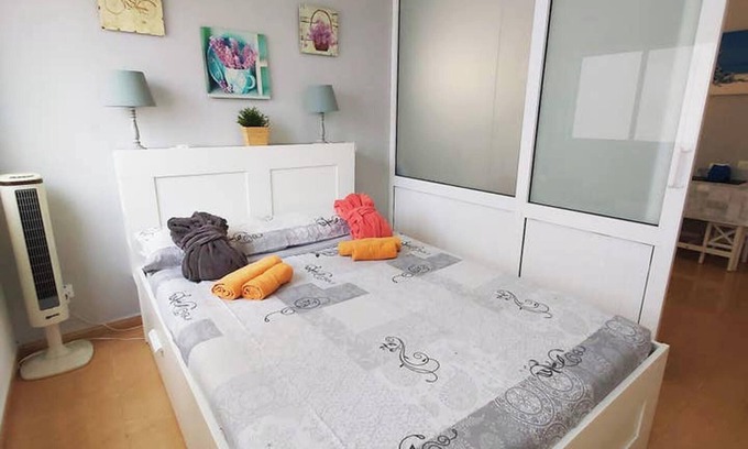 Las Palmas de Gran Canaria Apartment | Homerez - Cozy apartment in Las Palmas 38 m² with garden