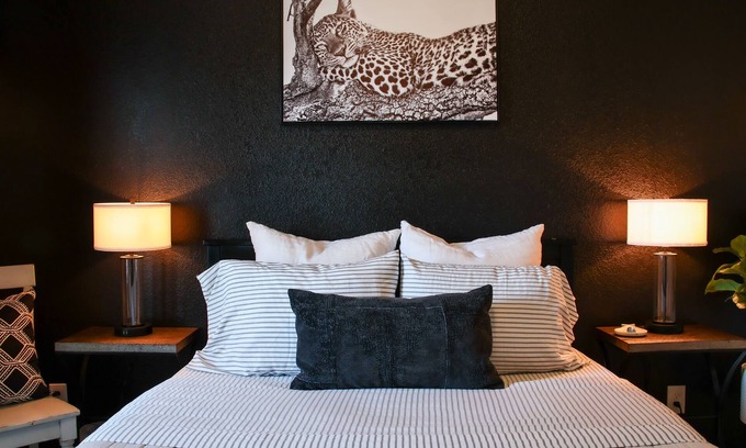 Alvin House | Home In The Heart Of Alvin!
