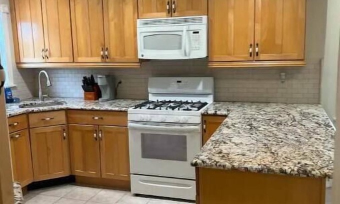 Linden House | Home Mins From NYC & NWK Airport