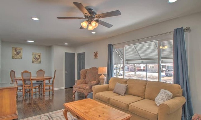 Hammond House | Home Near BP Refinery-Whiting