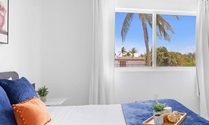Lighthouse Point House | Home with 5BR & Pool - Waterfront