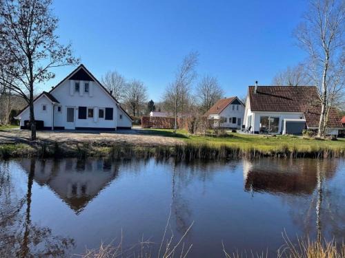 Sint Nicolaasga House | Home with a garden near Langweerder Wielen