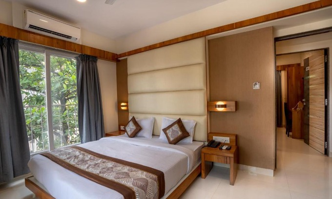 Santacruz Apartment | Home2 Suites and Service Apartments, Mumbai Airport