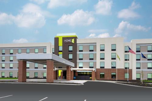 West Newton Hotel | Home2 Suites By Hilton Indianapolis Airport