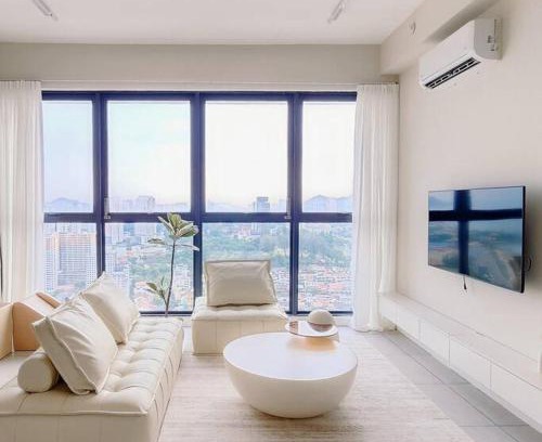 George Town Apartment | HomeCinema with Seaview, 8pax, Urban Suites by PG Home