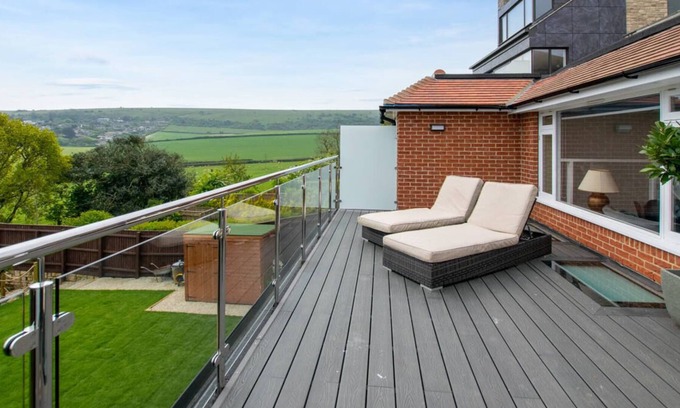 Studland House | Homelands in the beautiful Swanage