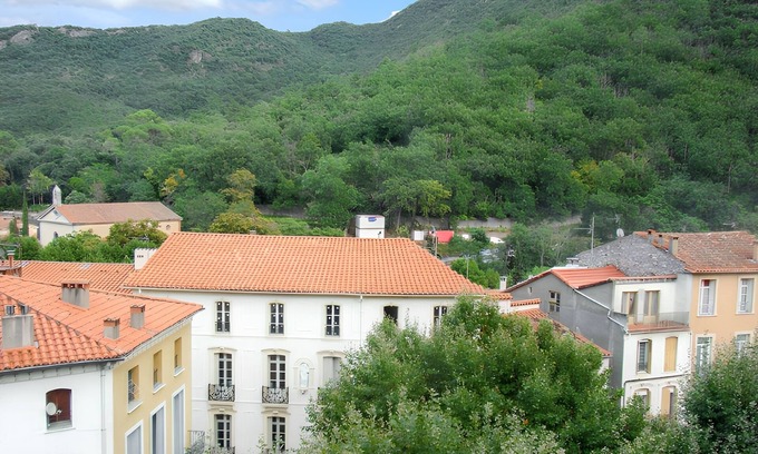Amelie-les-Bains-Palalda Apartment | Homerez - Studio with Balcony in Amélie-les-Bains