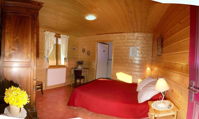 Verrieres-en-Forez House | Homerez - Amazing house for 4 ppl. with garden at Verrières-en-Forez