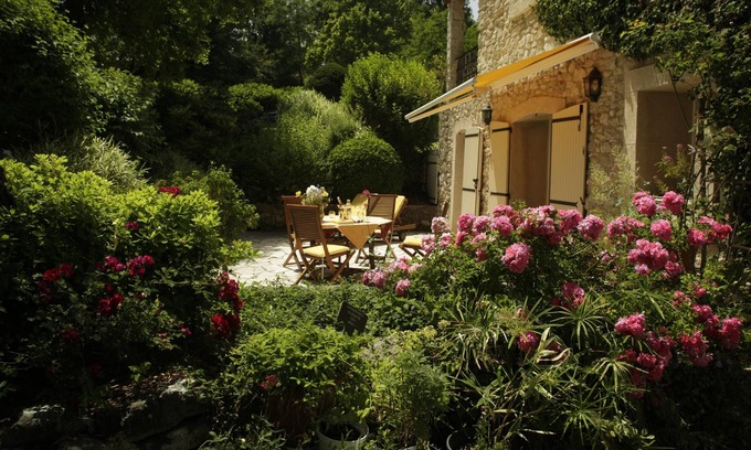 Forcalquier Apartment | Homerez - Amazing appartement for 2 ppl. with shared pool at Forcalquier
