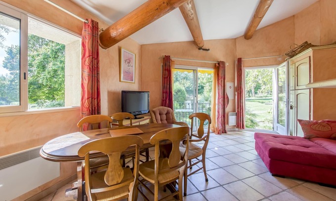 Forcalquier Apartment | Homerez - Apartment for 2 pers. with shared pool in Forcalquier