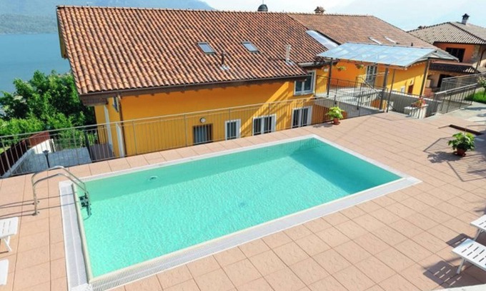 Vercana Apartment | Homerez - Apartment in Vercana with lake view