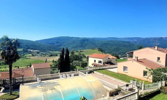 Sisteron Apartment | Homerez - Apt in Sisteron - Shared Pool