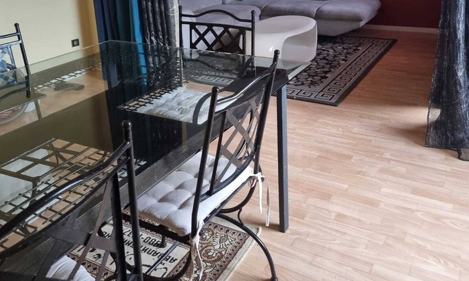 Chalon-sur-Saone Apartment | Homerez - Beautiful appartement for 4 ppl. with balcony at Chalon-sur-Saône