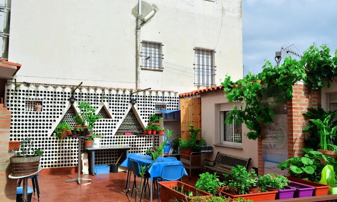 Distrito Centro-Casco-Antiguo Apartment | Homerez - Beautiful apartement for 4 ppl. with terrace at Cáceres