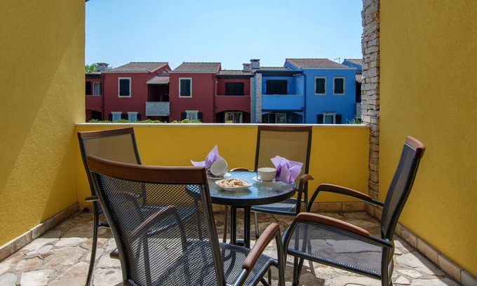 Basanija Apartment | Homerez - Beautiful appartement 2 km away from the beach for 6 ppl. at Bašanija